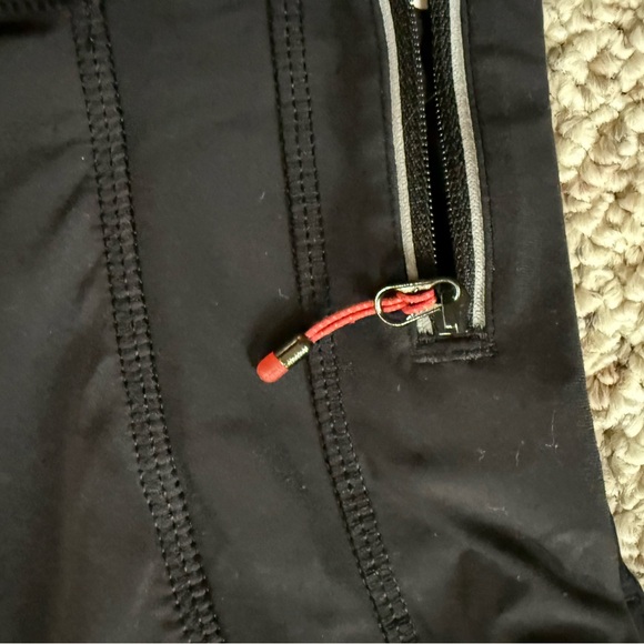 Lululemon Speed Up Shorts 3” inseam size 8 In Black - Picture 4 of 4